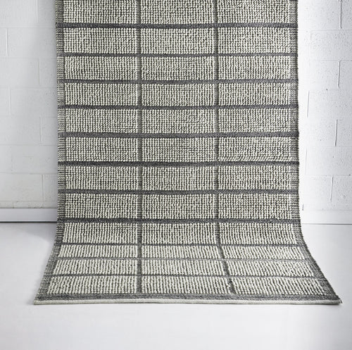 Albany Ivory Grey Wool Rug | Rug texture and styling detail