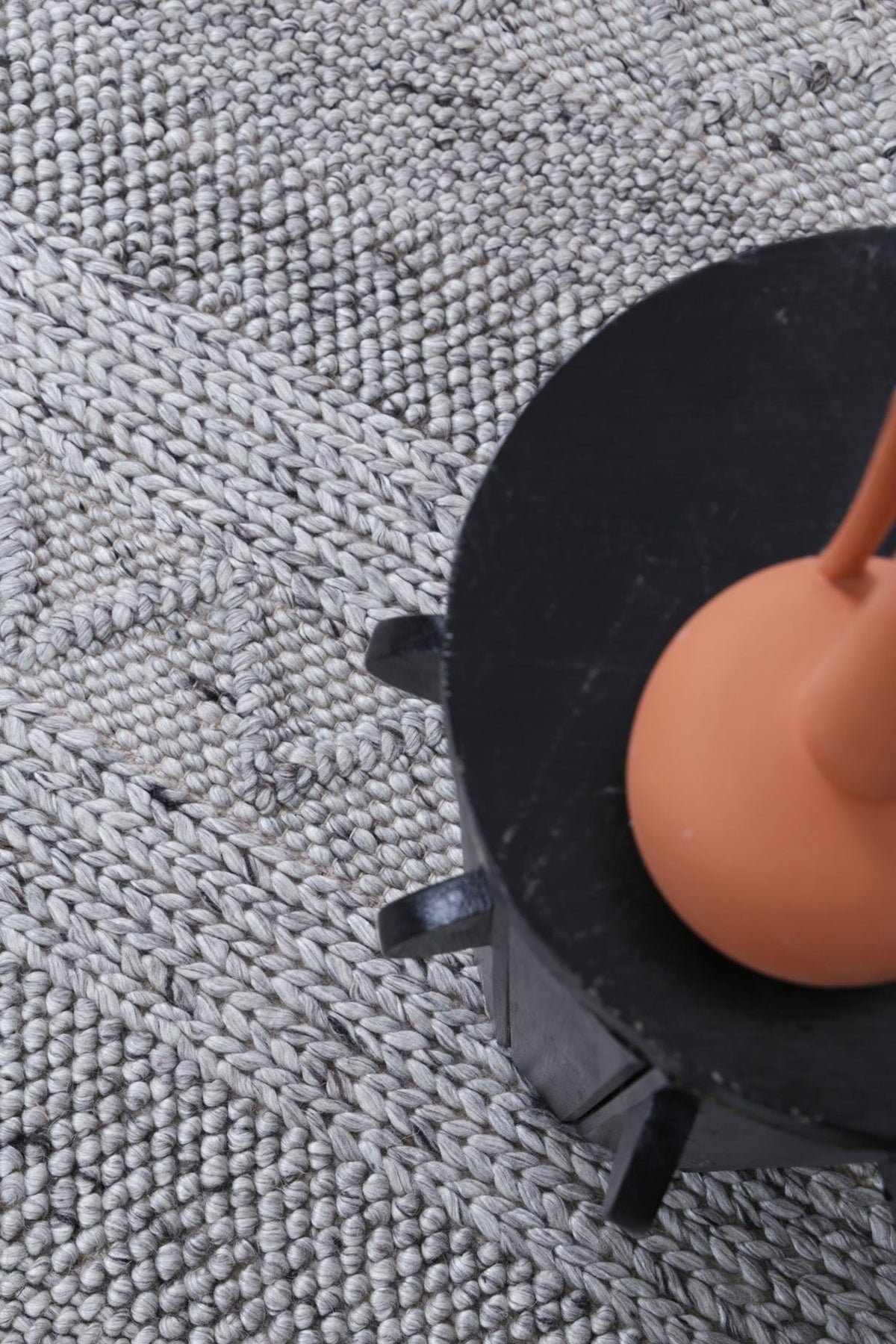 Bella Handwoven Wool Steel Rug – design detail