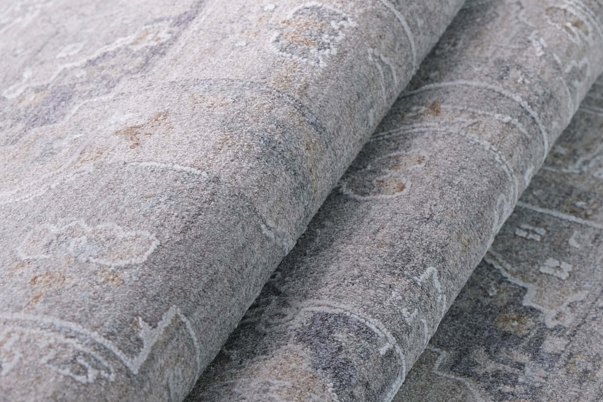 Crucial Light Grey Traditional Rug