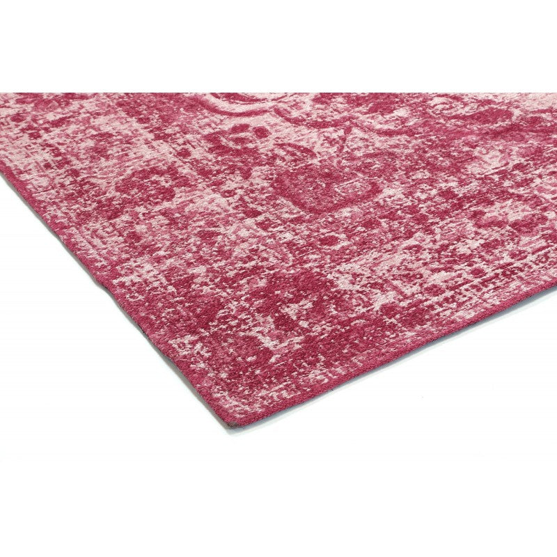 Amora Rug Berry | Rug texture and styling detail