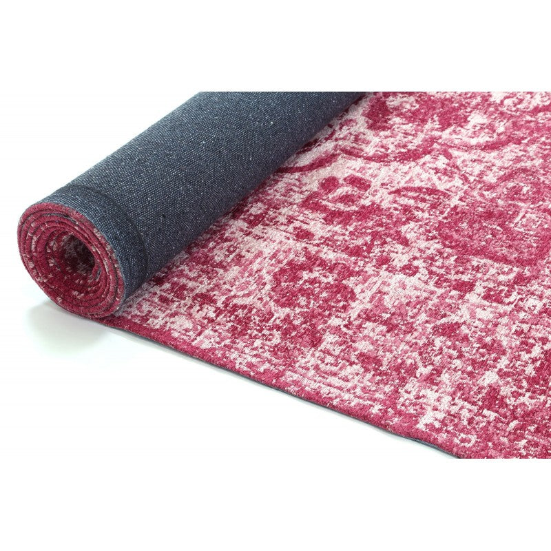 Amora Rug Berry | Rug texture and styling detail