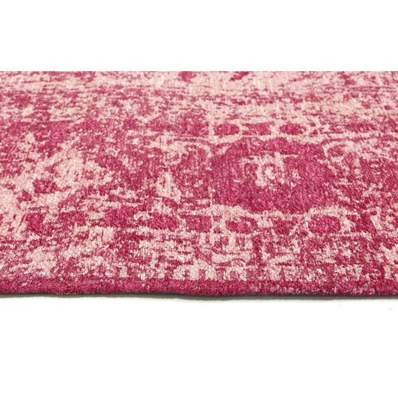 Amora Rug Berry | Rug texture and styling detail